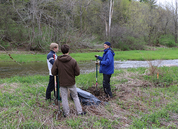 ULRNA Tree Planting with Middlebury Union HS May 16 2016 Canon 7D MII photo by JODonnell (47)